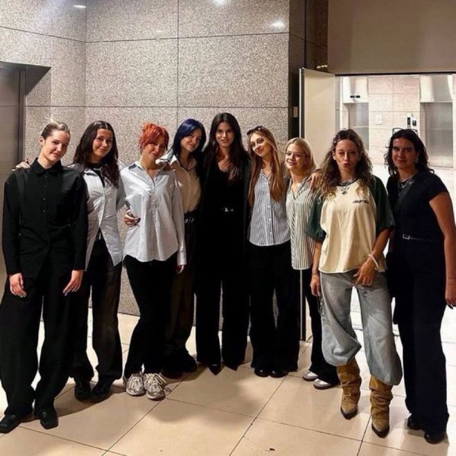 Manifest Grubu, adliyede hatıra fotoğrafı çektirdi