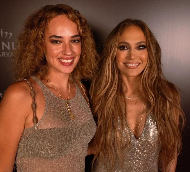 Seda Bakan ve Jennifer Lopez