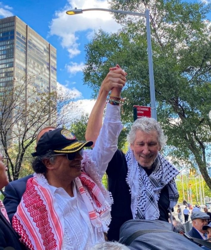 Gustavo Petro ve Roger Waters, İsrail'i protesto eyleminde