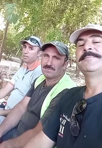 Öldürülen Mehmet Özkaynak (en arkada), görgü tanığı Nurullah Güzel (ortada) ve katil Gökhan M. (sağda).