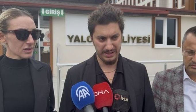 Güllü'nün çocukları; Tuğyan Ülkem Gülter ve Tuğberk Yağız Gülter.