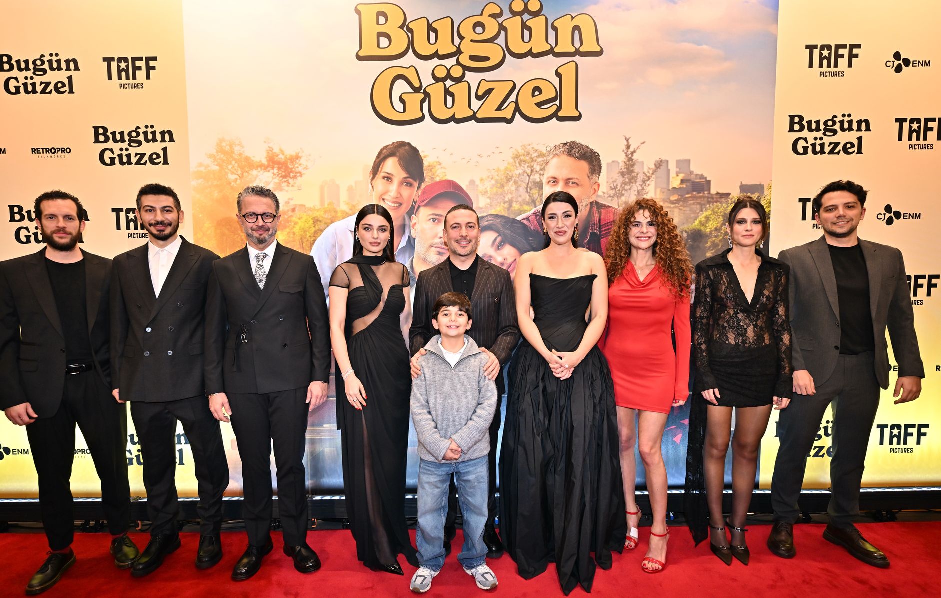 Aksel Bonfil - Mali Ergin - İbrahim Selim - Ayça Ayşin Turan - Oğuzhan Koç - Umut Kaplıca - Neslihan Arslan - Gamze Topuz - Buçe Buse Kahraman - Emre Aslan