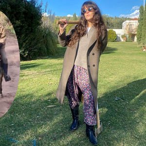 At üstünde dolaştı