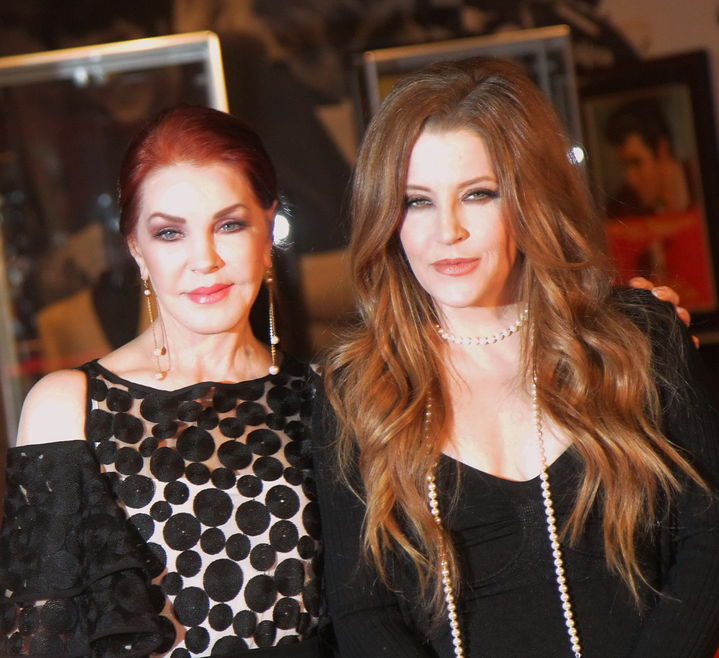 Priscilla Presley ve kızı Lisa Marie Presley 