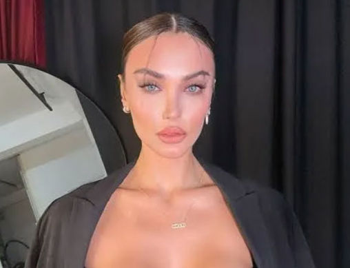 Melissa Fidan Çalışkan (Model).