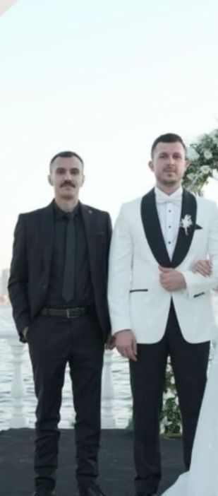 Öldürülen Mehmet Avcı ve cinayetleri işleyen kardeşi Mert Avcı (sağda).