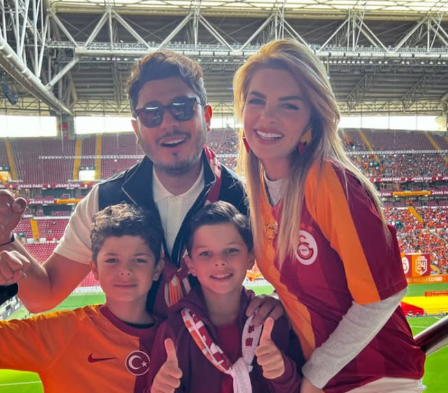 2014'te Bedri Güntay ile evlenen oyuncunun, Ali Demir ve Eyüp Can adında iki oğlu dünyaya geldi.