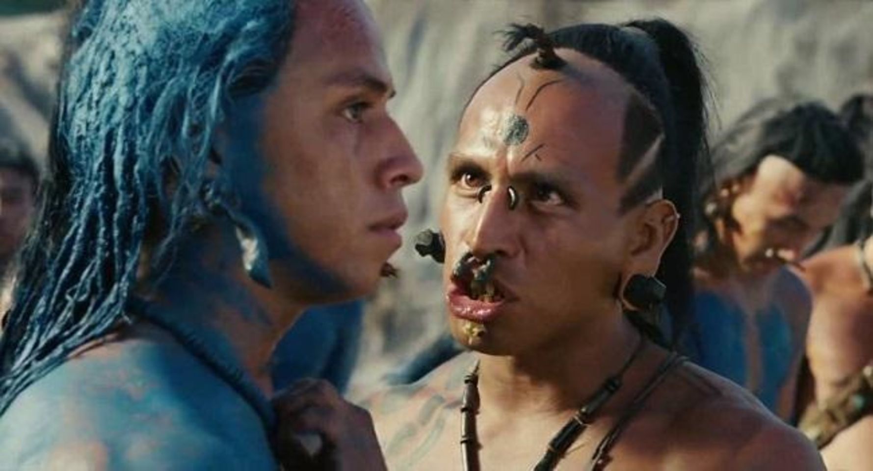 Gerardo Taracena (Sağda) Mel Gibson'ın yönettiği 2006 yapımı 'Apocalypto'da 'Middle Eye' karakterini canlandırdı.