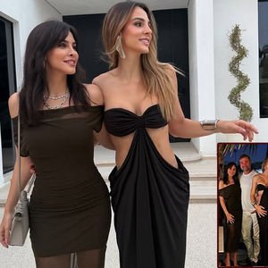 Ablasıyla poz verdi