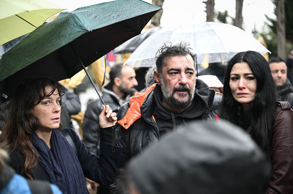 Emel Çölgeçen - Celil Nalçakan - Deniz Çakır