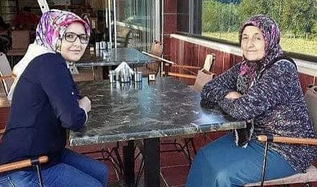 Rabia Çataklı (solda) ve öldürdüğü annesi Şeyda Çataklı (sağda).