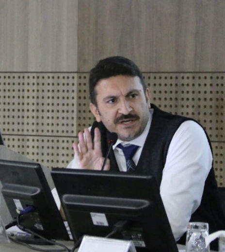 Öğretim Üyesi Özkan Özyakışır