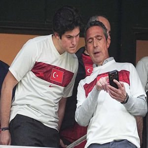 Baba-oğul Türkiye-Romanya maçını izledi