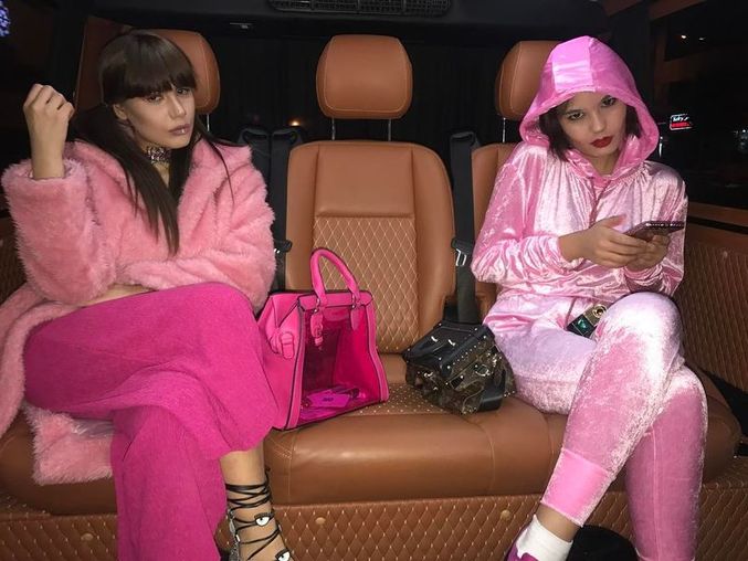 Gülnihal Çiçek (solda) ve Bahar Candan (sağda).