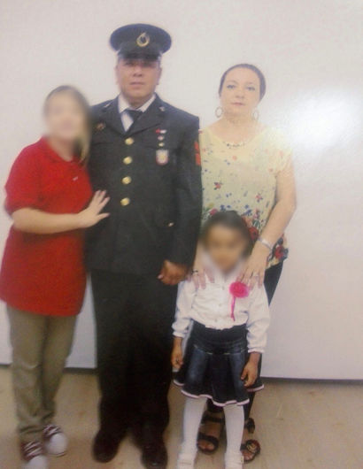 Katliamdan kaçarak kurtulan S.B. (solda).