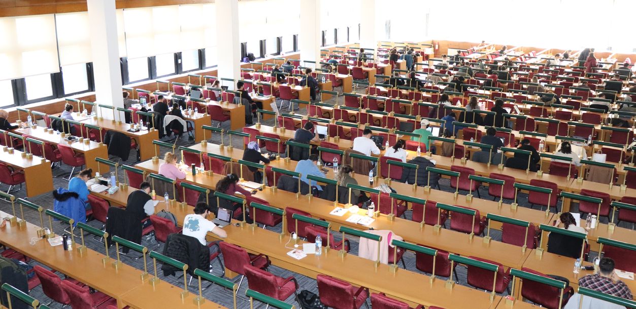 Millet Kütüphanesi'nin okuma salonu