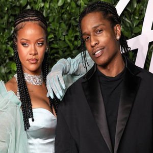 Rihanna müzik tarihine geçti