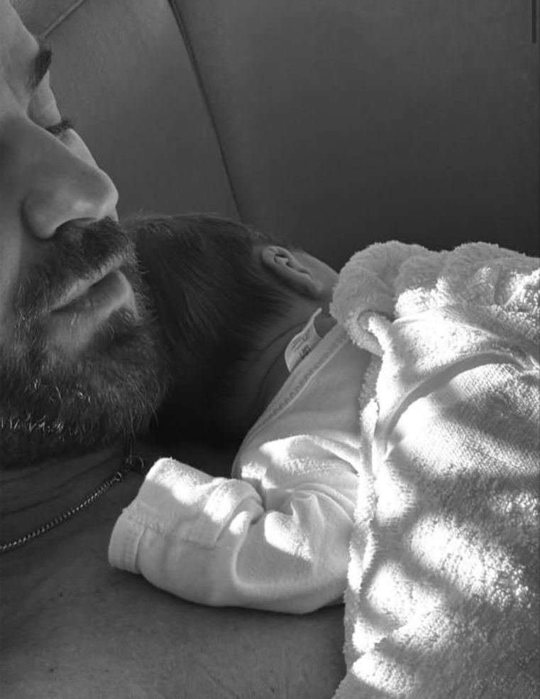 Justin Theroux, baba olduğunu bu fotoğrafla duyurdu