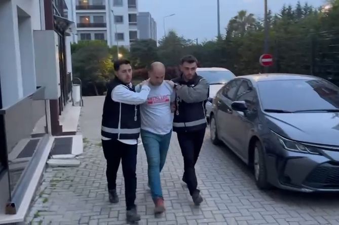 Eski Tunceli Devlet Hastanesi Başhekimi Çağdaş Özdemir.