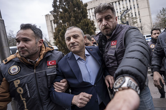 Eski Tunceli Valisi Tuncay Sonel.