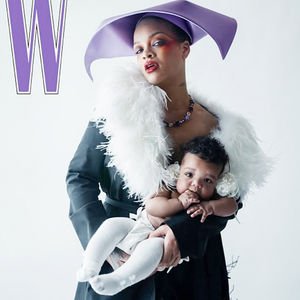 Rihanna kızıyla poz verdi