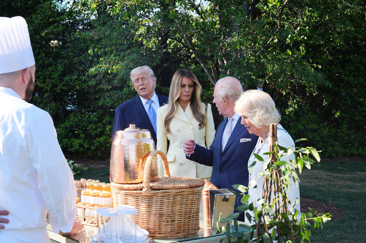 Trump çifti, şu sıra Kral Charles ve Kraliçe Camilla'yı ağırlıyor