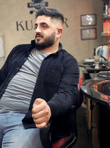 Caminin önünde cansız bedeni bulunan Alihan Bülbül.