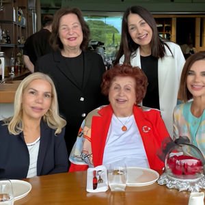 Sabancı, dostlarıyla buluştu