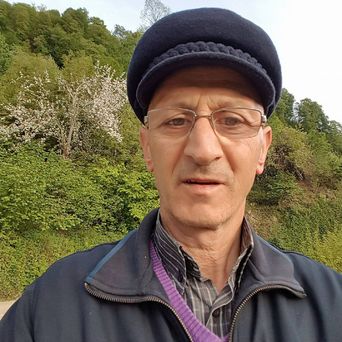 Adnan Konak, annesinin ölümünden bir gün sonra kalp krizi sonucu yaşamını yitirdi.