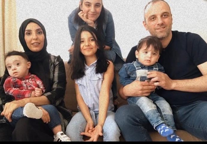 Kazada ölen Ali Yıldız (sağ başta), eşi Melek (solda) ile çocukları Hamza (annenin kucağında), Hasan (babanın kucağında) ve Sadem Yağmur Yıldız’dan (ortada), geriye aile fotoğrafları kaldı. Ağır yaralanan Rana Meltem'in (ayakta), tedavisi sürüyor.