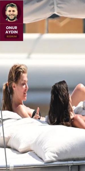 Tatil teknede geçiyor