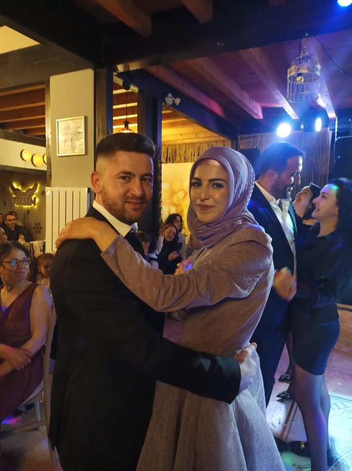 Osman'ın abisi Burak ile gelin Rozerin