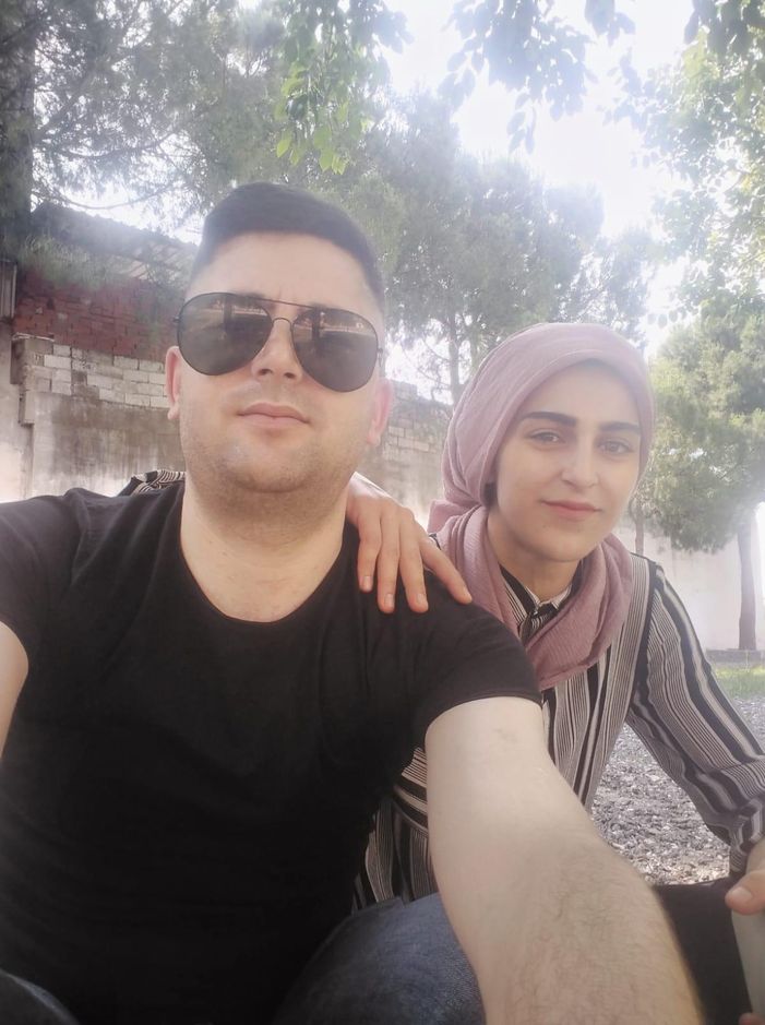 Osman'ın abisi Burak ile gelin Rozerin
