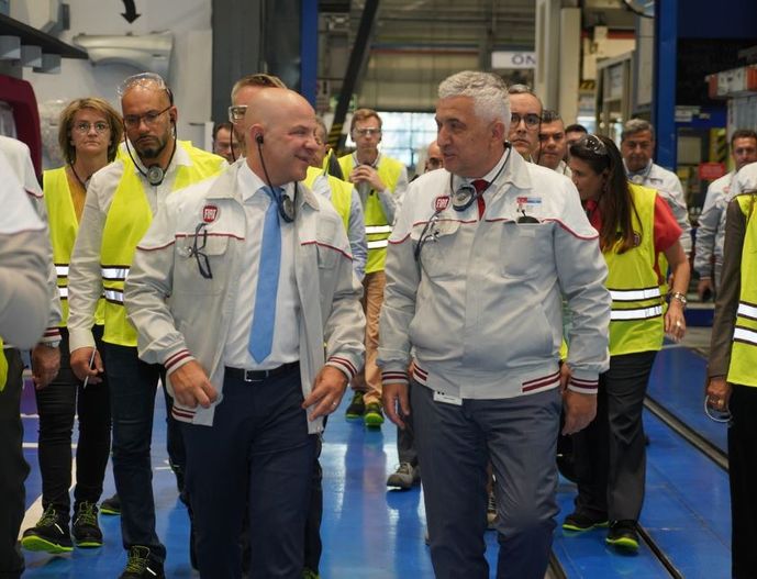 Stellantis Orta Doğu ve Afrika COO’su Samir Cherfan, Tofaş CEO’su Cengiz Eroldu’nun ev sahipliğinde Bursa’daki Tofaş Fabrikası’nda incelemelerde bulunmuştu.