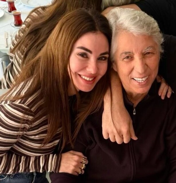 <strong>"ANNEM BENİ SEVSİN DİYE ÇOK UĞRAŞTIM"</strong>