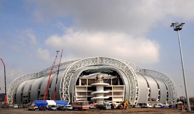Türkiye'nin en modern stadyumlarından biri olan Kadir Has Stadyumu'nun yapımı UEFA kriterlerine uygun bir şekilde tamamlandı. Tamamı kapalı tribünlerden oluşan stadyum radyan ısıtıcılarla taraftarların soğuk havadan etkilenmesini engelleyecek. Stat zemini de alttan ısıtmalı. 32 bin 864 koltuk kapasiteli stadyum Kayserispor ve Kayseri Erciyesspor ile milli takımın maçlarına ev sahipliği yapacak.