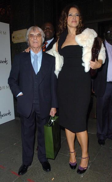 Formula 1'in patronu Bernie Ecclestone, 25 yıllık eşi Slavica Ecclestone'dan boşandı. Eşinden boşanmak isteyen Slavice Ecclestone, mahkemeye sunduğu dilekçede, 78 yaşındaki kocasının ''mantıksız davranışları''ndan bıktığını belirtti.