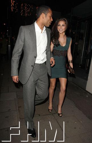 Futbolcu eşleri arasında zerafeti ve yetenekleriyle ön plana çıkan Cheryl Ann Cole, FHM'in düzenlediği yarışmada, topladığı oylarla "2009'da Dünyanın en seksi kadını" seçildi. -  - Chelsea'nin yıldız ismi Ashley Cole'un eşi olan 1983 doğumlu Tweedy lakaplı Cheryl Cole ünlü İngiliz müzik grubu Girls Aloud'un bir üyesi. 2008'de İngiliz X Factor'de jürilik yapmış olan Cole FHM'in yarışmasında, Freida Pinto, Anna Friel, Kristin Kreuk, Elisha Cuthbert, Adriana Lima, Keeley Hazell, Britney Spears, Jessica Alba ve Megan Fox gibi isimleri geride bıraktı.