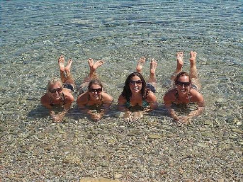 KIYIKÖYTrakya'nın Karadeniz sahilinde, Kırklareli'nin bir ilçesi. Yöre, İstanbul'a 164 km. uzaklıkta huzurlu bir tatil merkezi. Kıyıköy'de doğaya ve tarihe yolculuk yaparak farklı bir haftasonu geçirebilirsiniz.
