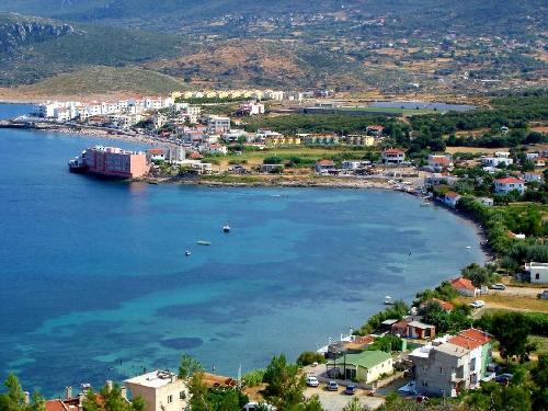 KARABURUNKaraburun Çatalca ya bağlı bir Karadeniz sahili.Büyükçekmece ye 50 km uzaklıktadır.Mükemmel plajı ve koyu ile göz kamaştıran Karaburun , İstanbul un incisi olmaya aday