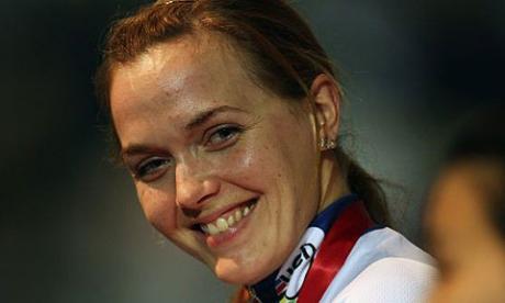 Dünya ve Olimpiyat Şampiyonu bisikletçi Victoria Pendleton 24 Eylül 1980'de doğdu. Bisiklet sporunda yakaladığı başarıyla zirveye yükselen sporcu güzelliğiyle de dikkat çekiyor. Bir çok önemli moda dergisine poz veren İngiliz sporcu en seksi sporculardan biri olarak görülüyor.  - Pendleton 2005, 2007, 2008 ve 2009'da sprint kategorisinde dünya şampiyonu olurken, 2008'deki Olimpiyat Oyunları'nda da altın madalya kazandı.