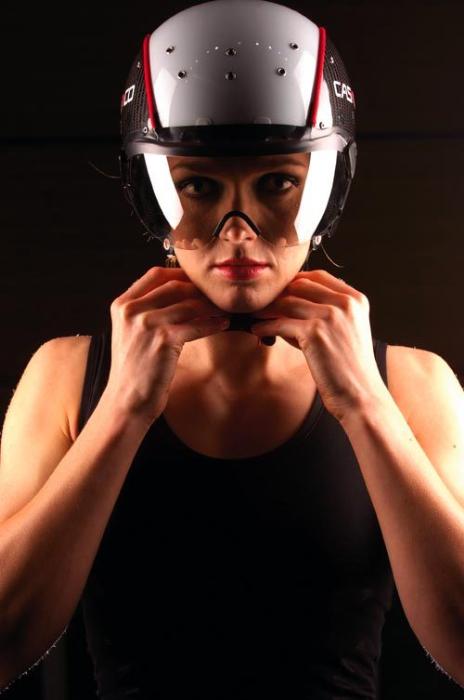 Dünya ve Olimpiyat Şampiyonu bisikletçi Victoria Pendleton 24 Eylül 1980'de doğdu. Bisiklet sporunda yakaladığı başarıyla zirveye yükselen sporcu güzelliğiyle de dikkat çekiyor. Bir çok önemli moda dergisine poz veren İngiliz sporcu en seksi sporculardan biri olarak görülüyor.  - Pendleton 2005, 2007, 2008 ve 2009'da sprint kategorisinde dünya şampiyonu olurken, 2008'deki Olimpiyat Oyunları'nda da altın madalya kazandı.