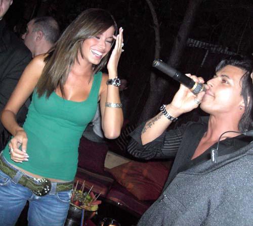 Matteo Ferrari'nin eşi olan Aida Yespica'nın tam adı Aida Maria Yespica Jaime. 15 Temmuz 1982 doğumlu olan güzel sunucu ile Matteo'nun 2008'de dünyaya gelen Aron adında bir oğulları var. Venezuella Güzeli olan Aida, 2003'ten beri İtalya'da modellik yapıyor. GQ ile Maxim gibi dergilerin kapağını süslemiş olan Aida Fashion TV ve RAİ için de düzenli olarak çekimlere katılıyor.