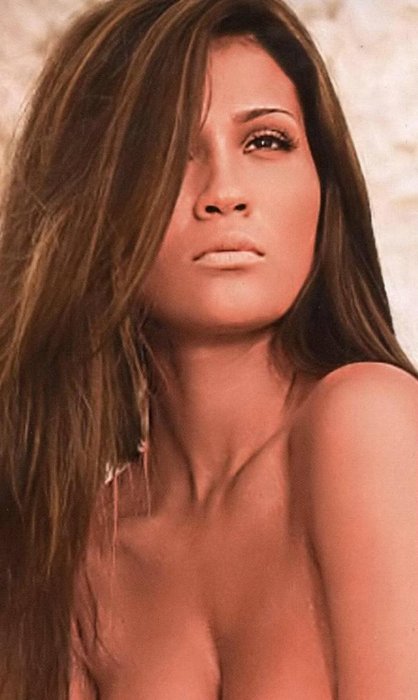 Beşiktaş'a gelmesiyle beraber güzel sevgilisi Aida Yespica'dan ayrılan Matteo Ferrari, fazla yalnız kalmadı. - İtalyan basını, başarılı savunma oyuncusunun İtalyan model Francesca Lodo'yla beraber olmaya başladığını yazdı. Francesca Lodo, daha önce Cristiano Zanetti ve Francesco Coco gibi yıldız oyuncularla da birliktelik yaşamıştı.