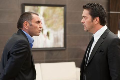 Bu ülkenin biraz karışması lazım. Senden ötürü de kafamın karışmaması lazım.