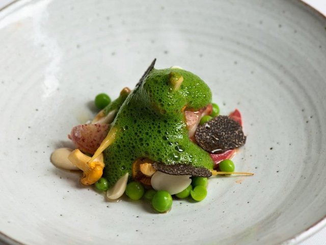 İsveç'te bir restoranda bu yemek 598 dolar yani bin 825 TL.