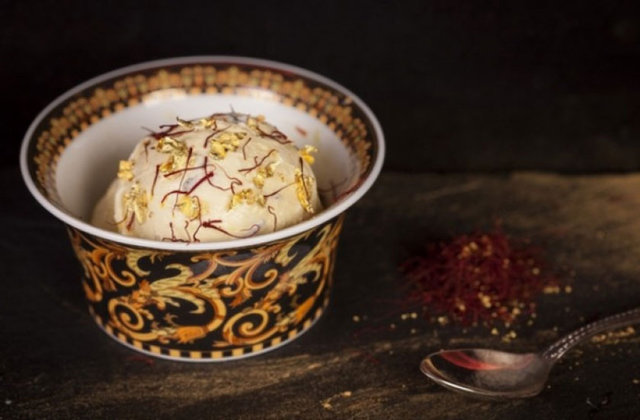 DONDURMA  - İçinde 23 ayar altın tozu var. - FİYATI: 817 dolar yani 2.412 TL  - (Satıldığı yer: Dubai)