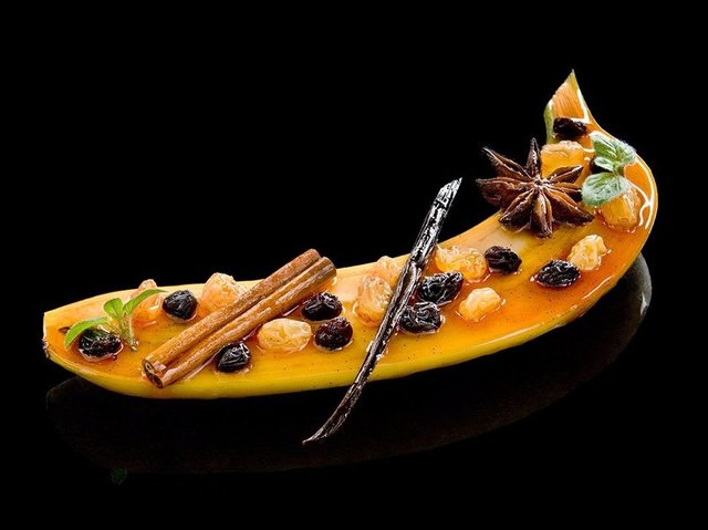 Fransa'da bir restoranda bu yemek 632 dolar yani bin 929 TL.