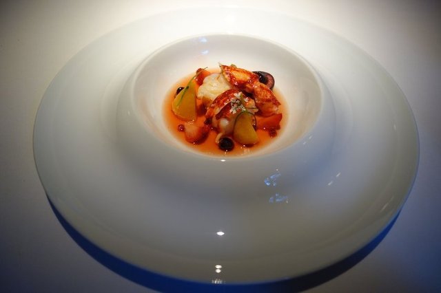 Fransa'da bir restoranda bu yemek 722 dolar yani 2 bin 204 TL.