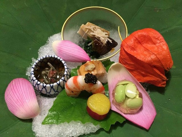 Japonya'da bir restoranda bu yemek 905 dolar yani 2 bin 763 TL.